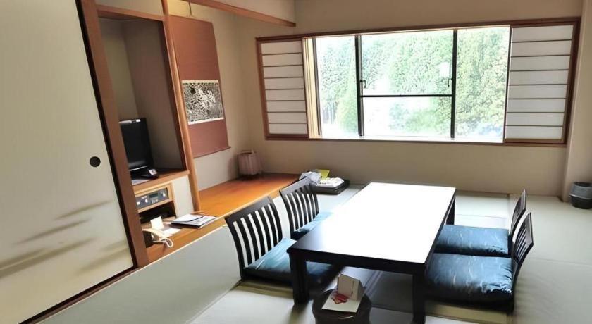 Tateyama Kokusai Hotel Toyama Station Exterior foto